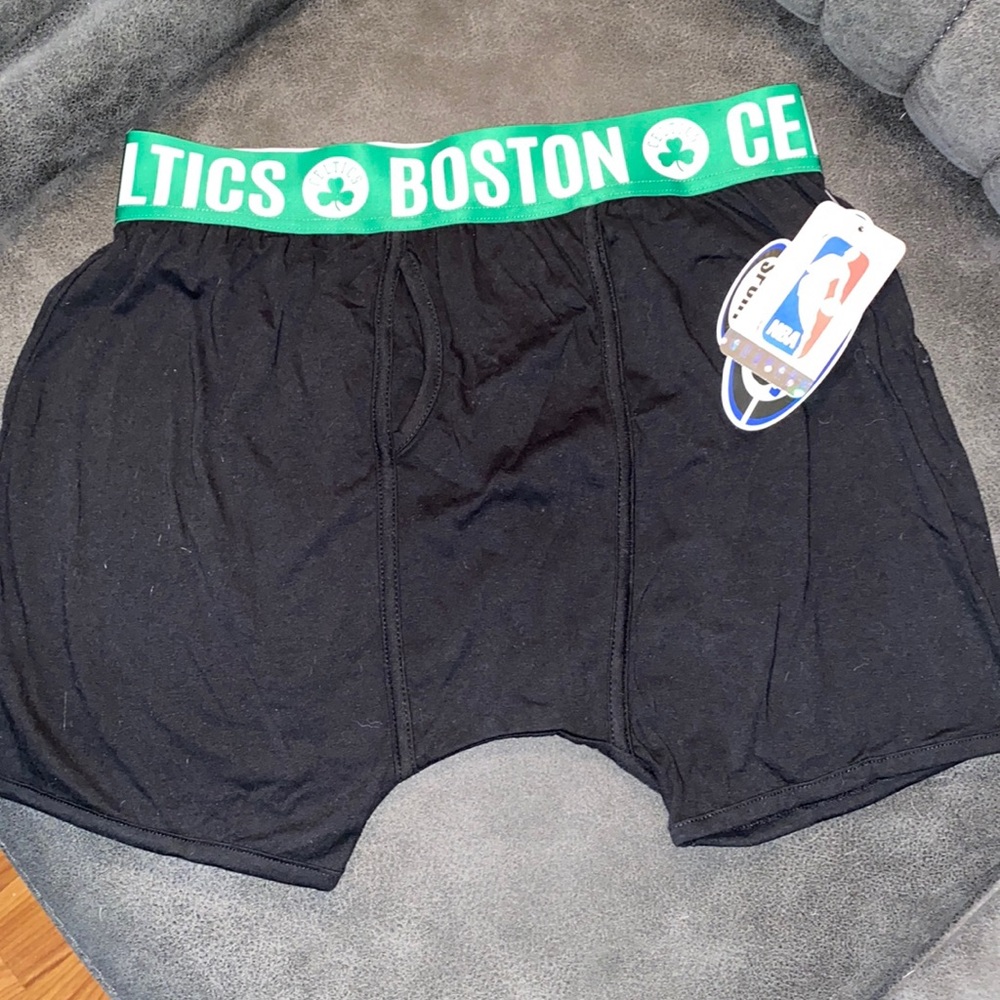 Mens BNWOT Boston Celtics boxer briefs medium